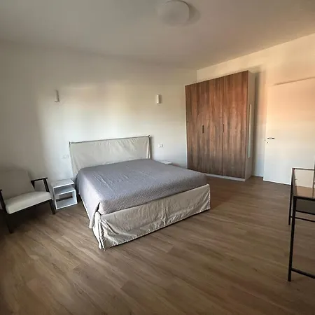 Apartment Daisy Garden 1, By Short Holidays Bologna