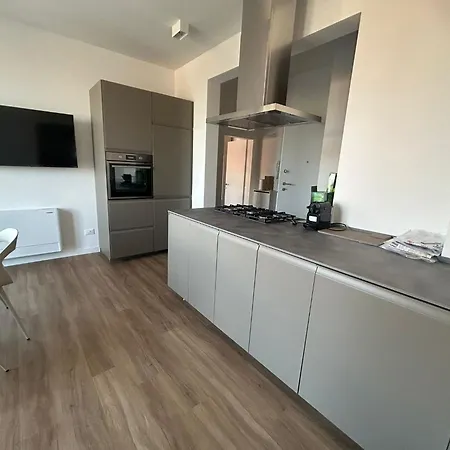 Apartment Daisy Garden 1, By Short Holidays Bologna